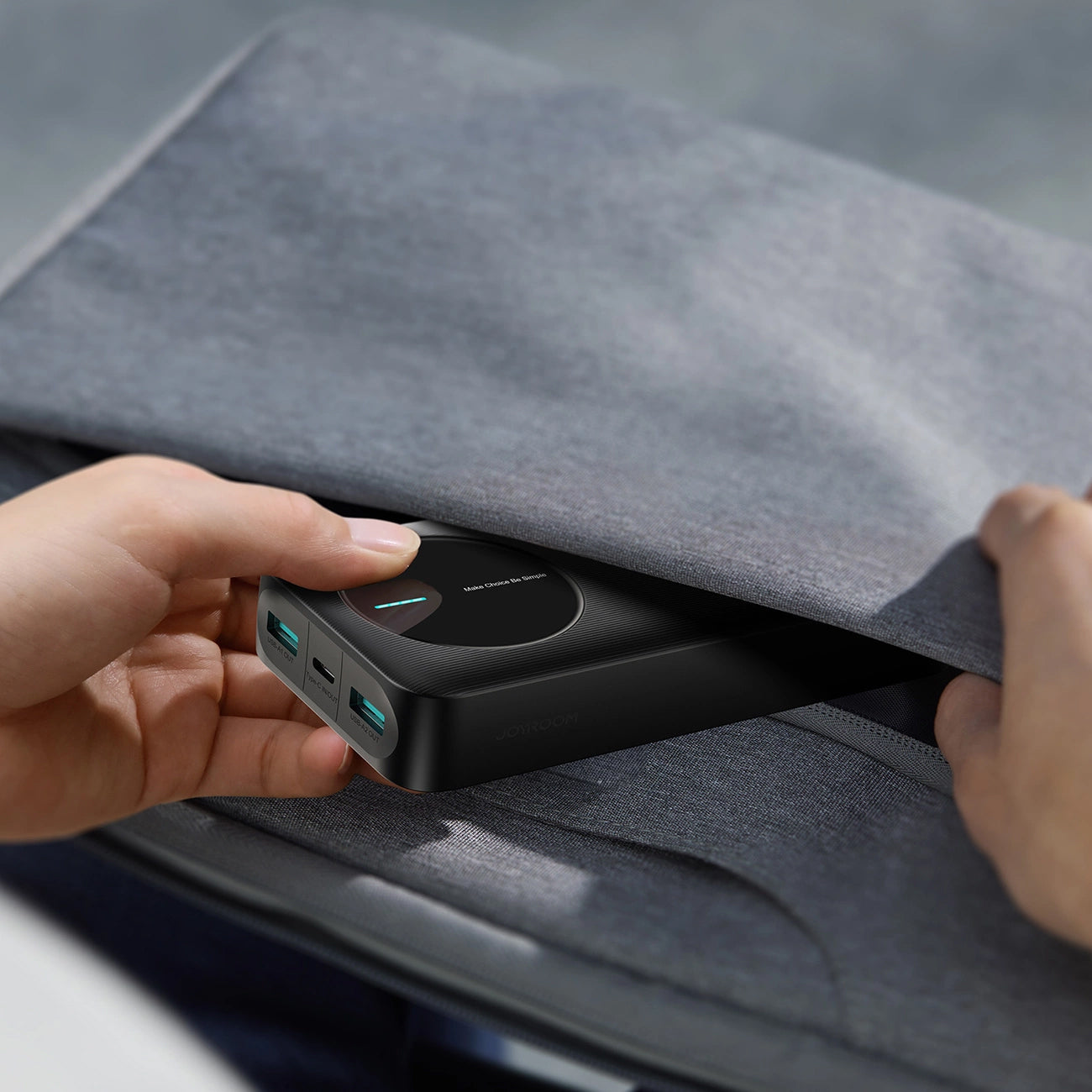 Εξωτερική Μπαταρία Joyroom JR-PBF14, 20000mAh, 12W, 1 x USB-C - 2 x USB-A, Μαύρη