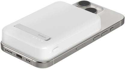 Ασύρματη Εξωτερική Μπαταρία Belkin BoostCharge Pro με Βάση Στήριξης, 8000mAh, 15W, FQI, 1 x QI - 1 x USB-C, Λευκό BPD007btWH