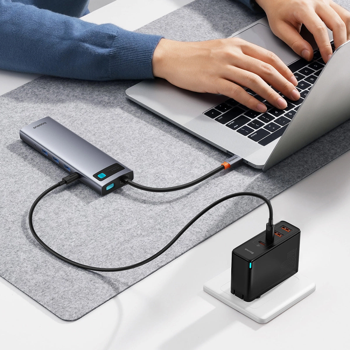 USB-C Hub Baseus Metal Gleam, 1 x USB-C - 3 x USB-A 3.0 - 1 x USB-A 3.0 - 1 x USB-A - 1 x HDMI - 1 x VGA - 1 x υποδοχή 3,5 mm - 1 x RJ45 - 1 x SD - 1 x microSD, Γκρι